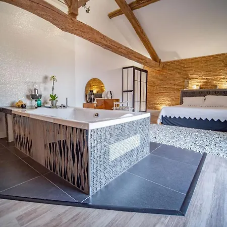 לינה וארוחת בוקר Domaine La Baronne