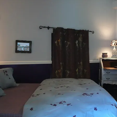 לינה וארוחת בוקר Domaine La Baronne 4*