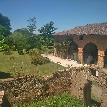 לינה וארוחת בוקר Domaine La Baronne